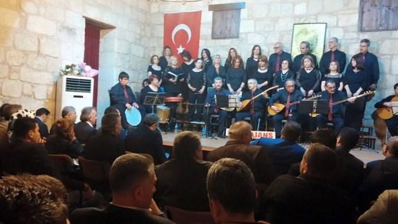 Anadolu Türk Halk Müziği Korosu Konseri İlçemiz Halk Eğitimi Merkezi ve ASO Müdürlüğü tarafından yapıldı