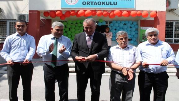 İlçemiz Ulubatlı Hasan Ortaokulunda  4006 Tübitak Bilim Fuarı Açılışı Yapıldı.
