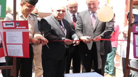 İlçemiz Huzurkent Kazım Karabekir İlkokulunda 4006 Tübitak Bilim Fuarı açılışı yapıldı.