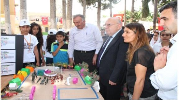 İlçemiz Halil Akgün İlkokulu/Ortaokulunda 4006 Tübitak Bilim Fuarı Açılışı Yapıldı.