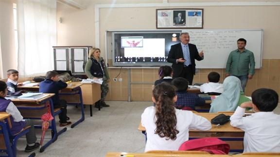 Müdürümüz Adem Şimşek İlçemiz Mehmet Dağlı İmam Hatip Ortaokulunu ziyarette bulundu.  