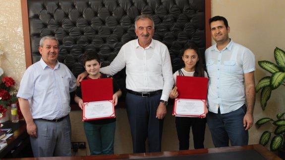 İlçemiz Mithatpaşa Ortaokulu ´´11.TÜBİTAK Ortaokul Öğrencileri Araştırma Projeleri´´ Türkiye Final Yarışmalarından Teşvik Ödülü ile Döndü