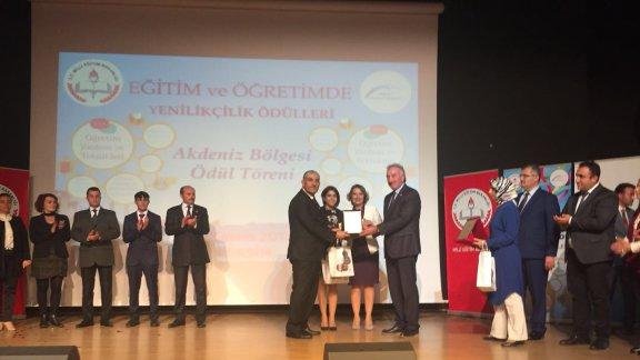 İlçemiz İbrahim Rencuzoğulları İlk/Ortaokulu "Eğitimde Yenilikçilik" Ödülü Aldı. 