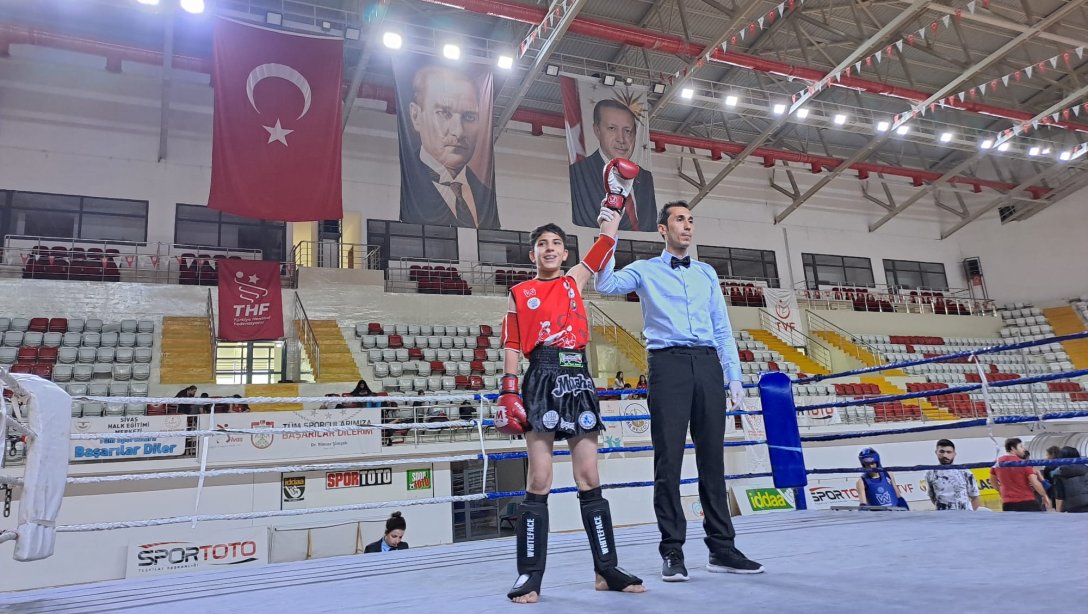 İlçemiz İmam Gazali İmam Hatip Ortaokulu öğrencilerimizden  Türkiye Muaythai Şampiyonası' nda Büyük Başarı