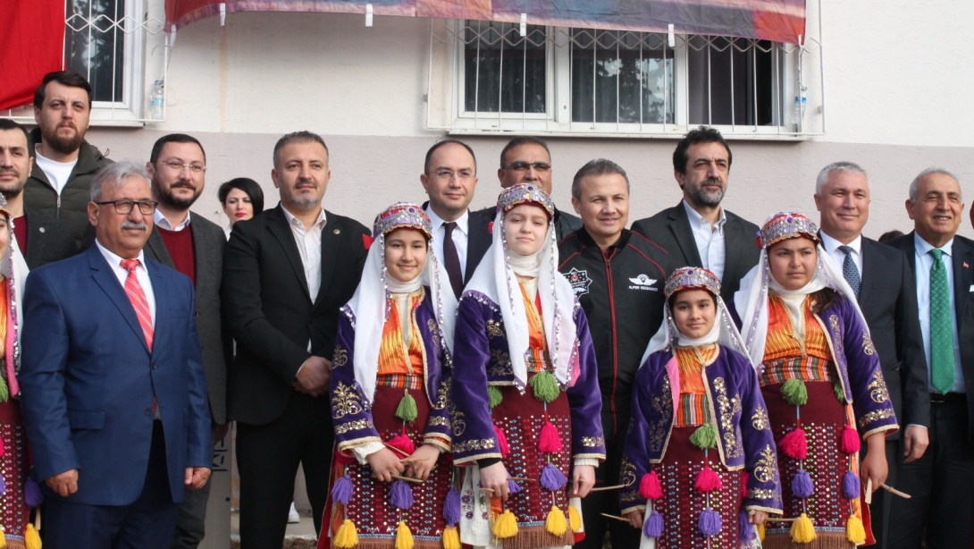 Türkiye'nin ilk Uzay Yolcusu, Mersin'imizin Gururu, Yörük Evladı Sayın Alper Gezeravcı'yı Akdeniz İlçemizde Ağırlamaktan Onur ve Gurur Duyduk.